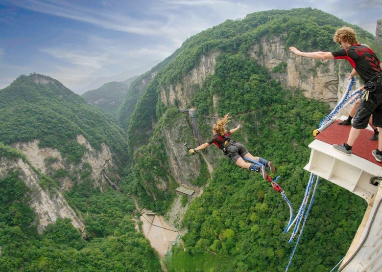 Experience Bungee Jumping at Zhangjiajie Grand Canyon