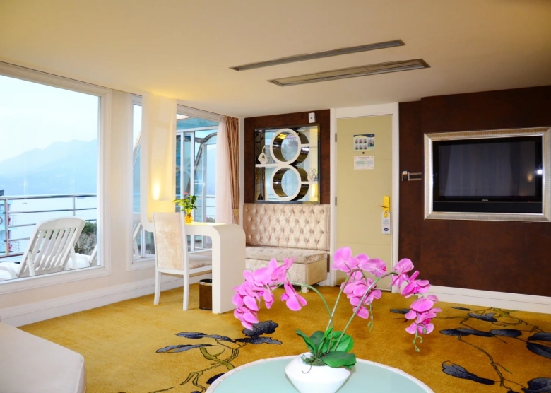 top victoria cruises